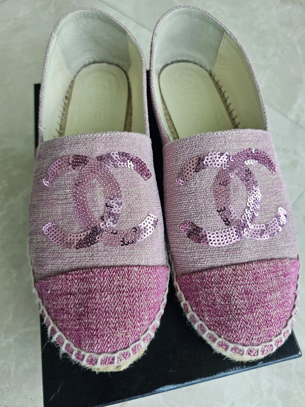 Authentic Rare Chanel Pink Sequin CC Espadrille Flats Size 38